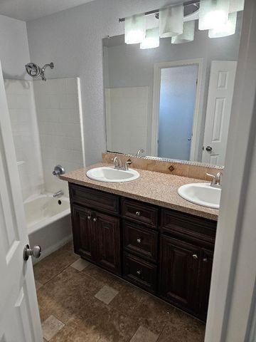 8548 Brisenbourg Way, Antelope, CA 95843