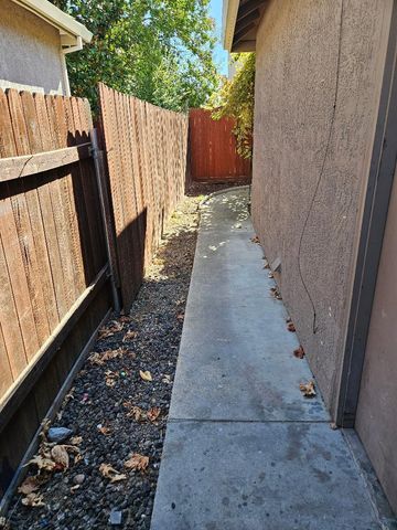 8548 Brisenbourg Way, Antelope, CA 95843