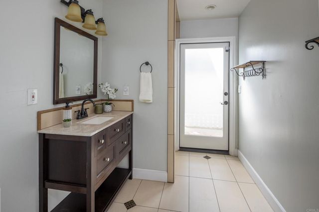 2738 La Costa Avenue, Carlsbad, CA 92009