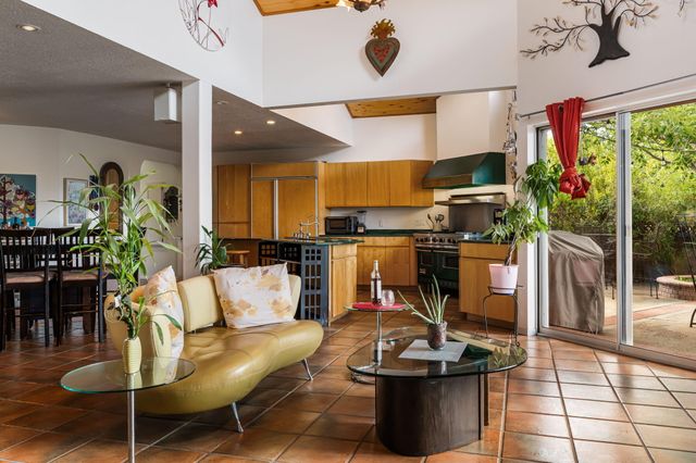 5001 JUSTIN Drive NW, Albuquerque, NM 87114