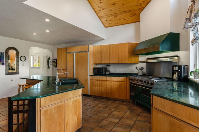 5001 JUSTIN Drive NW, Albuquerque, NM 87114