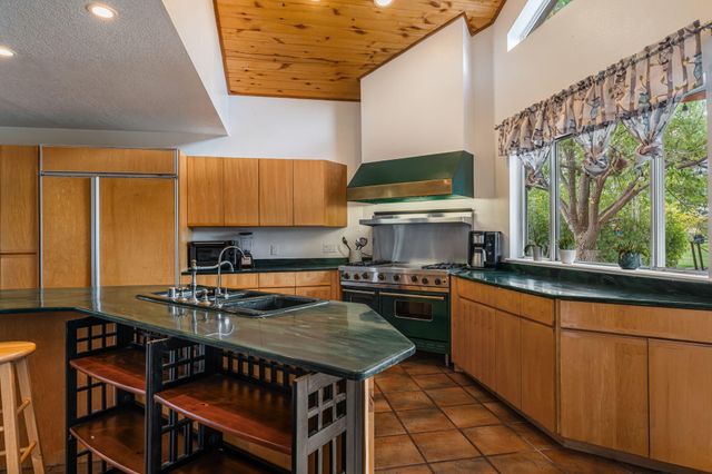 5001 JUSTIN Drive NW, Albuquerque, NM 87114