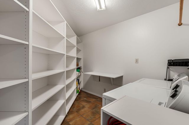 5001 JUSTIN Drive NW, Albuquerque, NM 87114