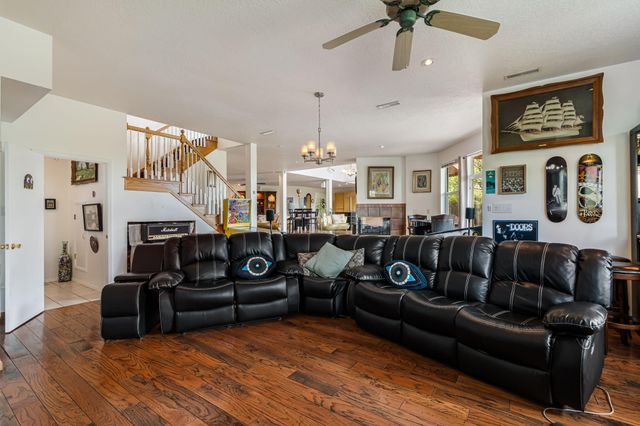 5001 JUSTIN Drive NW, Albuquerque, NM 87114