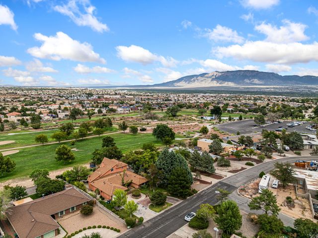 5001 JUSTIN Drive NW, Albuquerque, NM 87114