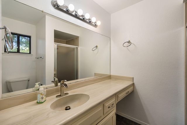 5001 JUSTIN Drive NW, Albuquerque, NM 87114