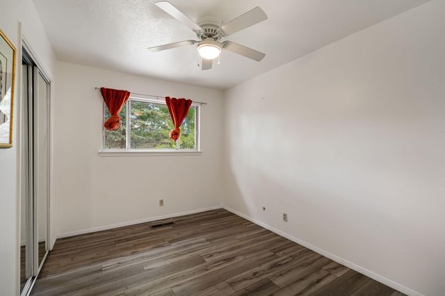 5001 JUSTIN Drive NW, Albuquerque, NM 87114