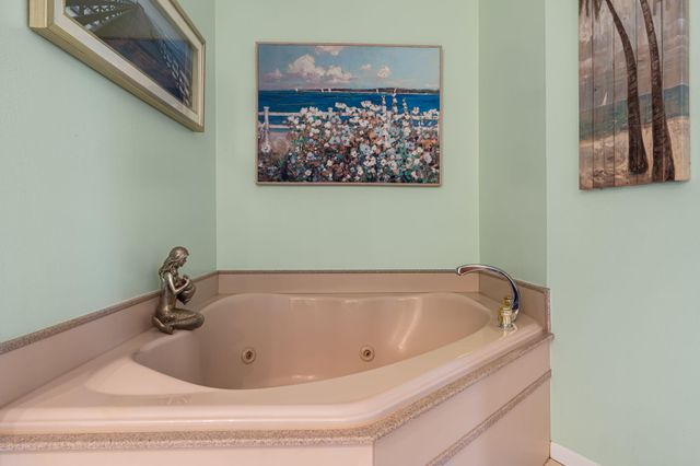 5001 JUSTIN Drive NW, Albuquerque, NM 87114