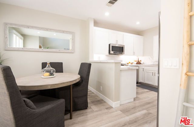 596 Fenwick Way B, Simi Valley, CA 93065