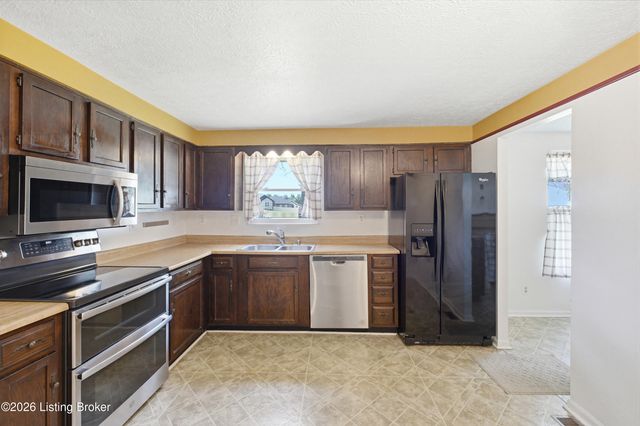 277 Fortney Ln, Mt Washington, KY 40047