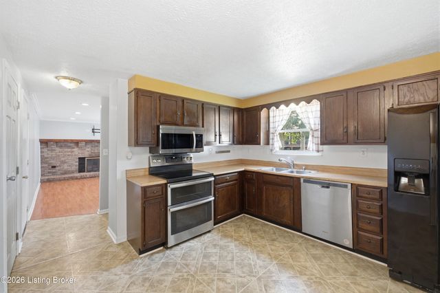 277 Fortney Ln, Mt Washington, KY 40047