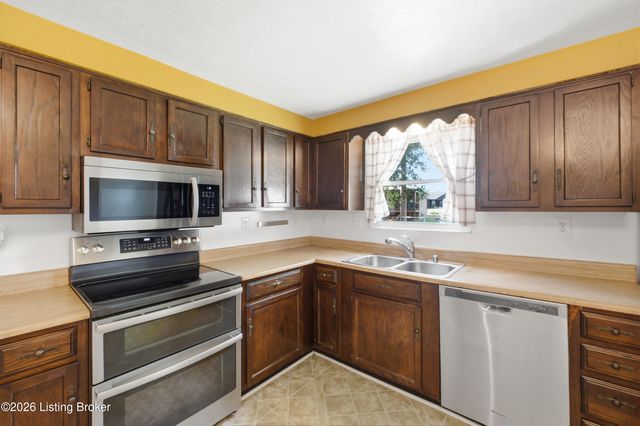 277 Fortney Ln, Mt Washington, KY 40047