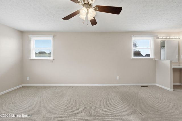 277 Fortney Ln, Mt Washington, KY 40047