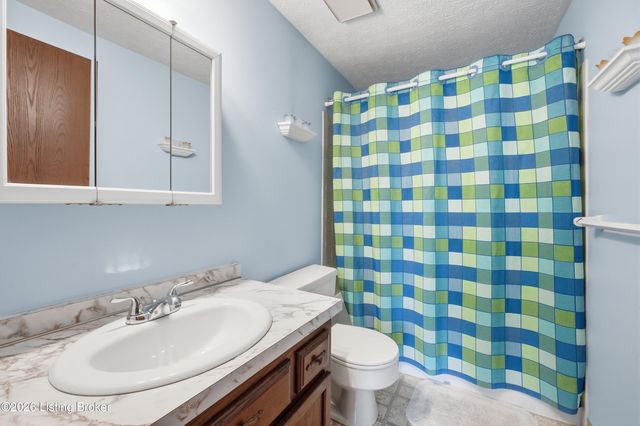 277 Fortney Ln, Mt Washington, KY 40047