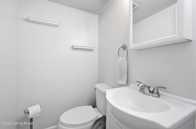 277 Fortney Ln, Mt Washington, KY 40047