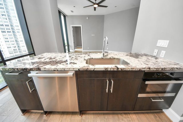 1409 Post Oak Boulevard 803, Houston, TX 77056