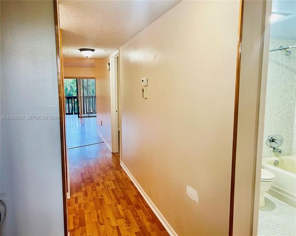 1021 Mockingbird Lane 215, Plantation, FL 33324