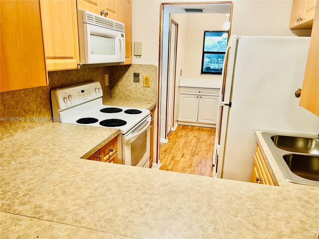 1021 Mockingbird Lane 215, Plantation, FL 33324