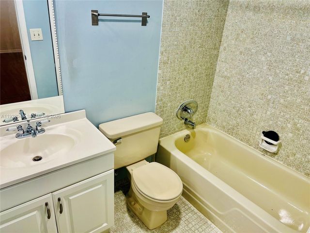 1021 Mockingbird Lane 215, Plantation, FL 33324