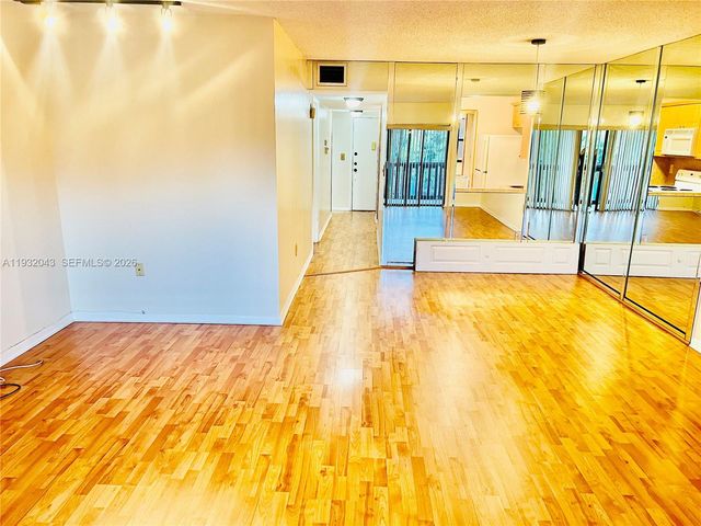 1021 Mockingbird Lane 215, Plantation, FL 33324