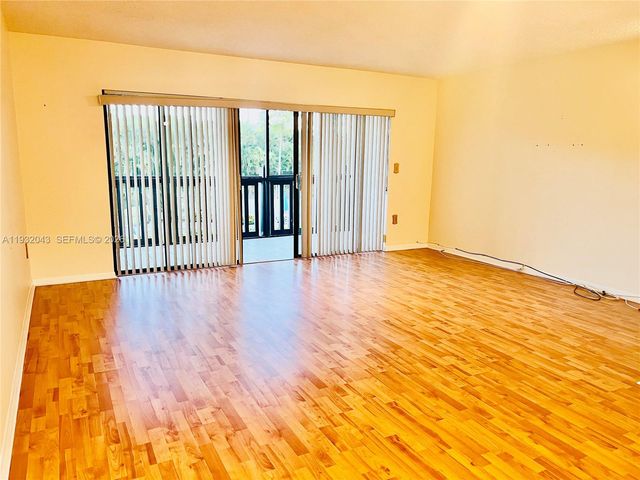 1021 Mockingbird Lane 215, Plantation, FL 33324