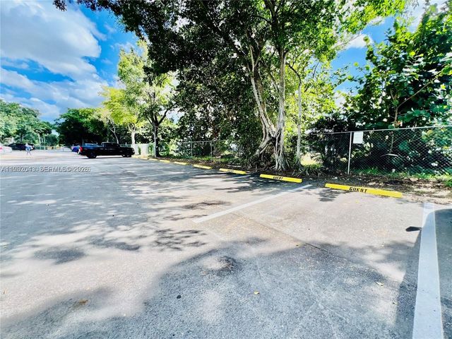 1021 Mockingbird Lane 215, Plantation, FL 33324
