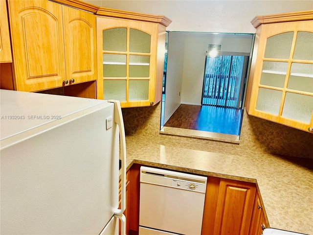 1021 Mockingbird Lane 215, Plantation, FL 33324