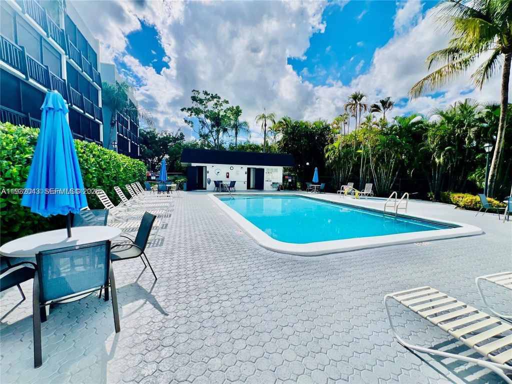 1021 Mockingbird Lane 215, Plantation, FL 33324