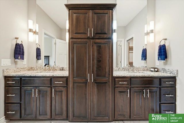 7375 N 169 Street, Bennington, NE 68007