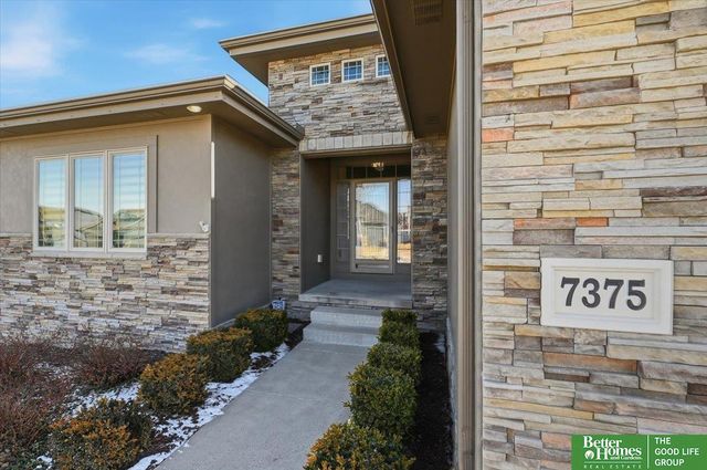 7375 N 169 Street, Bennington, NE 68007