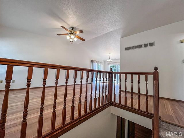 12137 Glenpark Drive, Maryland Heights, MO 63043