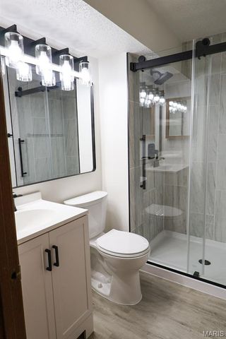 12137 Glenpark Drive, Maryland Heights, MO 63043