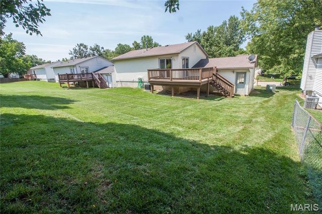 12137 Glenpark Drive, Maryland Heights, MO 63043