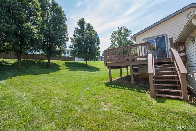 12137 Glenpark Drive, Maryland Heights, MO 63043