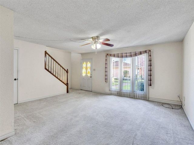 1320 Town Circle 1, Baytown, TX 77520