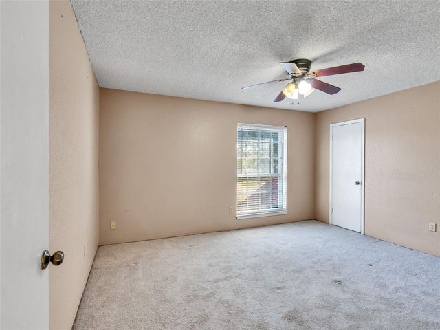 1320 Town Circle 1, Baytown, TX 77520