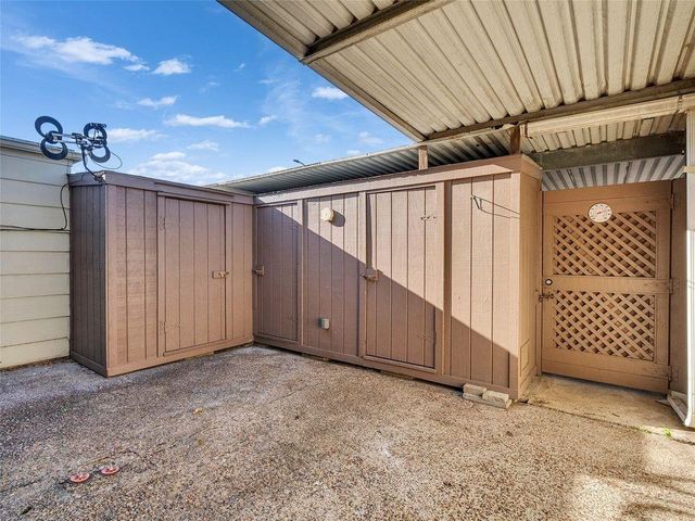 1320 Town Circle 1, Baytown, TX 77520