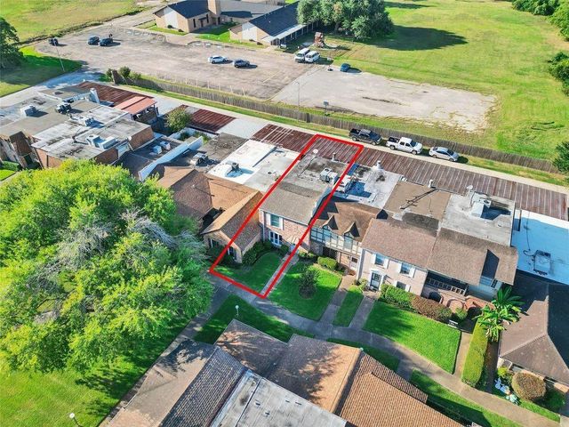 1320 Town Circle 1, Baytown, TX 77520