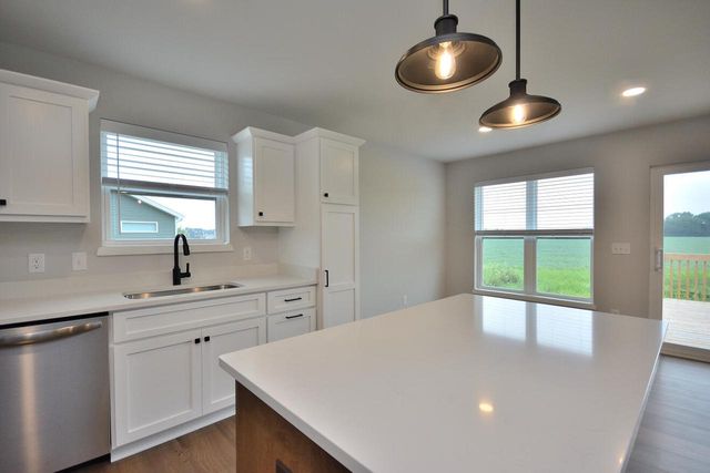 1037 Elderberry ROAD, Oconomowoc, WI 53066