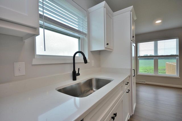 1037 Elderberry ROAD, Oconomowoc, WI 53066