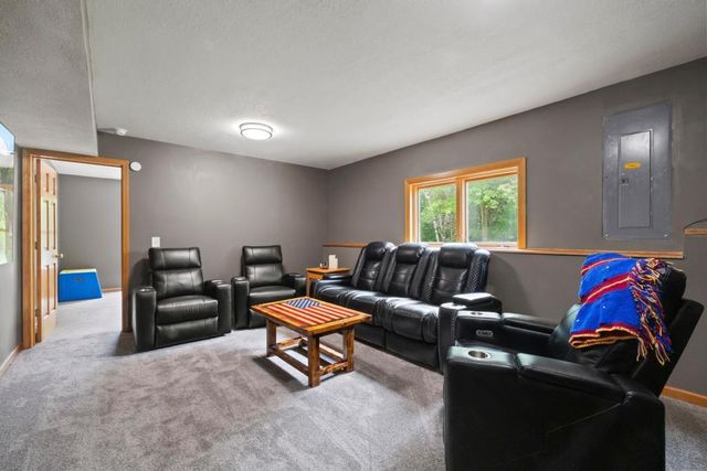 8699 190th Avenue NW, Nowthen, MN 55303