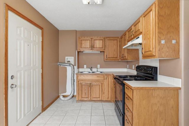 2705 AVENUE H, Council Bluffs, IA 51501