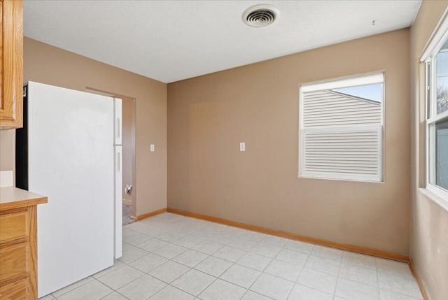 2705 AVENUE H, Council Bluffs, IA 51501
