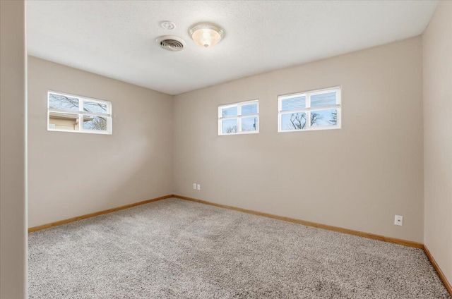2705 AVENUE H, Council Bluffs, IA 51501