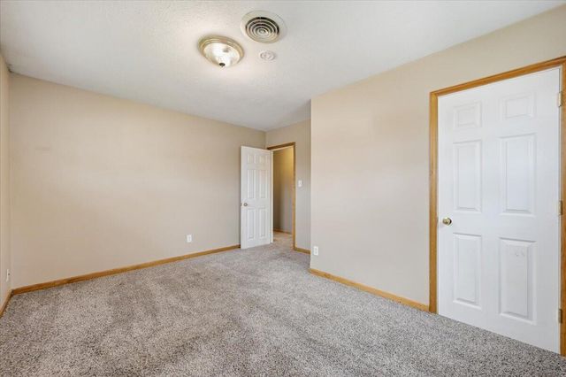 2705 AVENUE H, Council Bluffs, IA 51501