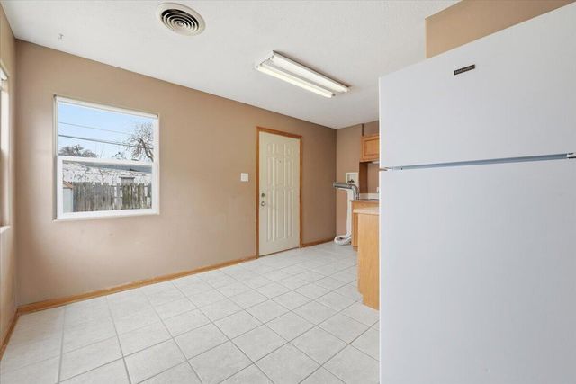 2705 AVENUE H, Council Bluffs, IA 51501