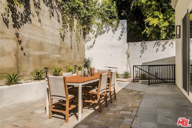1969 Curson Place, Los Angeles, CA 90046