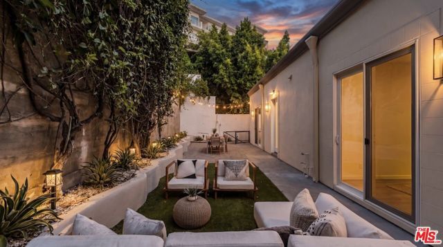 1969 Curson Place, Los Angeles, CA 90046