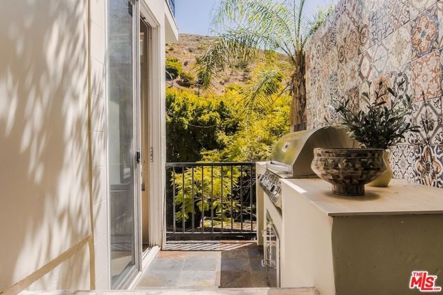 1969 Curson Place, Los Angeles, CA 90046
