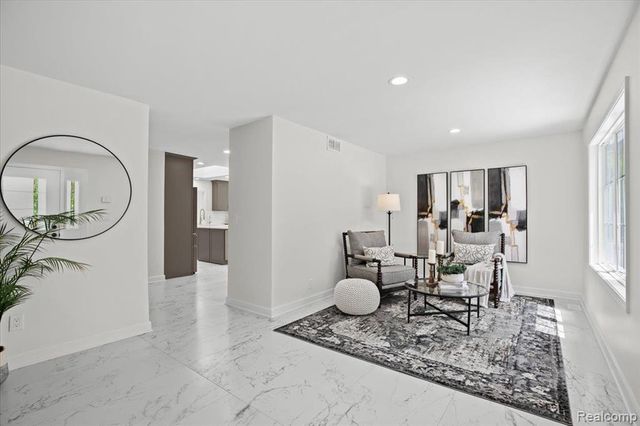 49712 Geddes Road, Canton, MI 48188